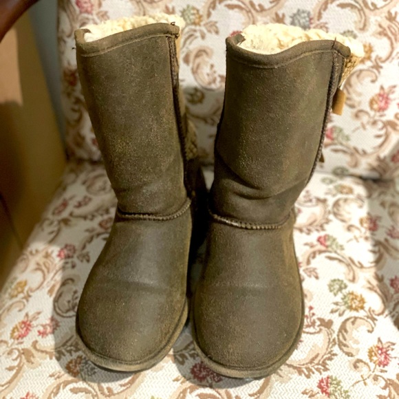 BearPaw Boshie Chestnut Distress - Picture 1 of 7